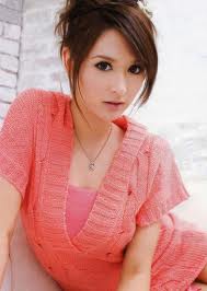 Đôi này rập rình trong nhà